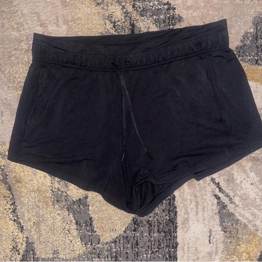 Lululemon Inner Glow Black Shorts 14